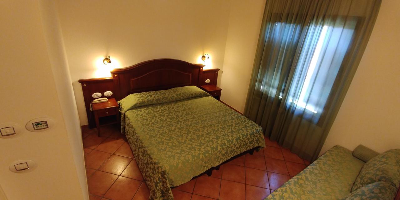 Hotel Barabba Quattro Castella Zewnętrze zdjęcie